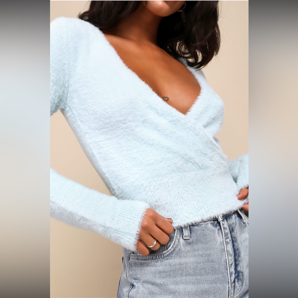 NWT Lulu's Snuggly Statement Light Blue Eyelash Knit Surplice Sweater Women’s XS - Picture 9 of 14